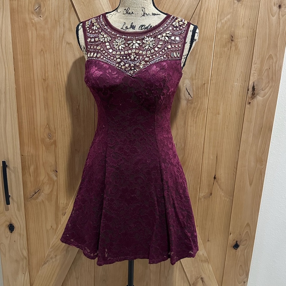 B. Darlin Maroon dress Sz 3/4